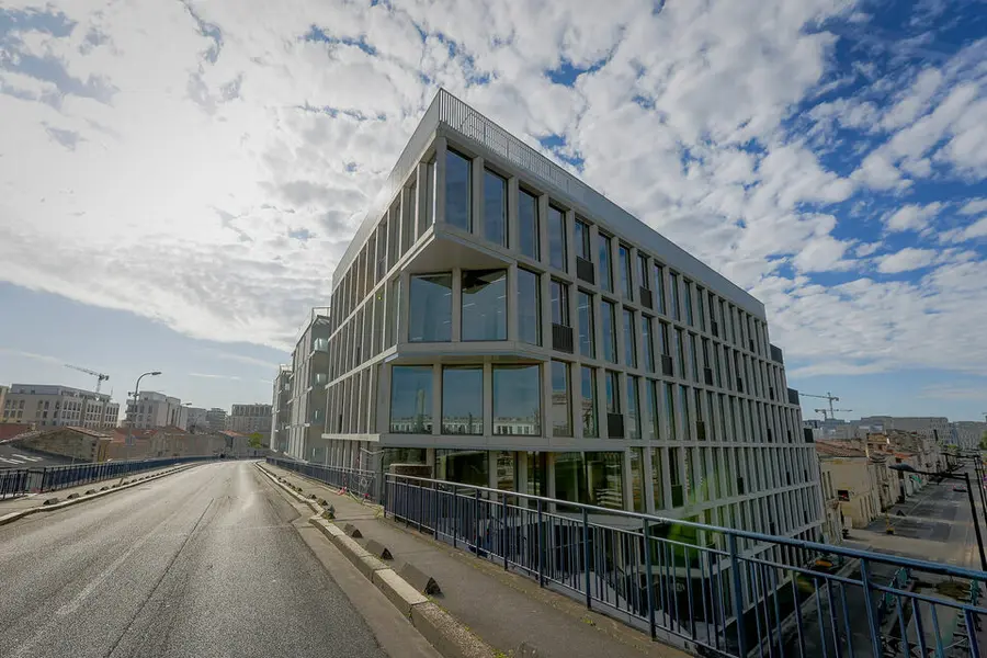Bureau à louer - Bordeaux (33800) - 3770 m² - 65 975 €/mois