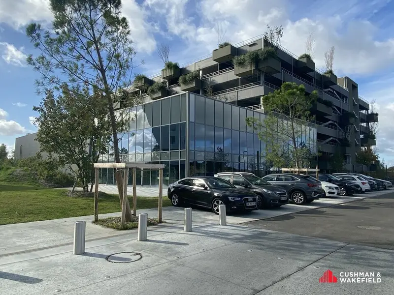 Local Commercial à louer - Mérignac (33700) - 600 m² - 10 000 €/mois