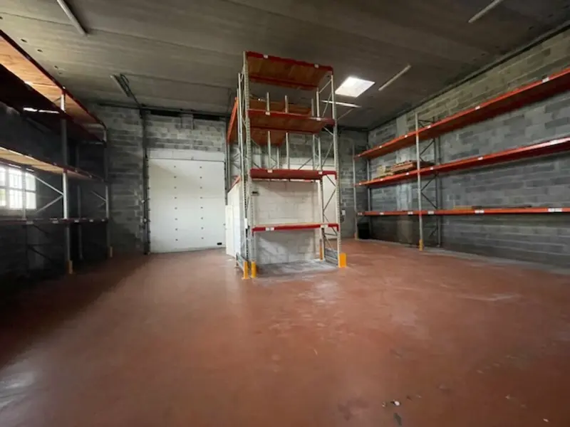 Entrepôt / Activité à louer - Eysines (33320) - 455 m² - 4 500 €/mois
