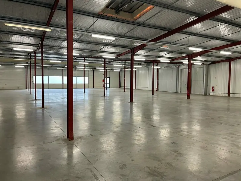 Entrepôt / Activité à louer - Cabanac-Et-Villagrains (33650) - 820 m² - 4 783...