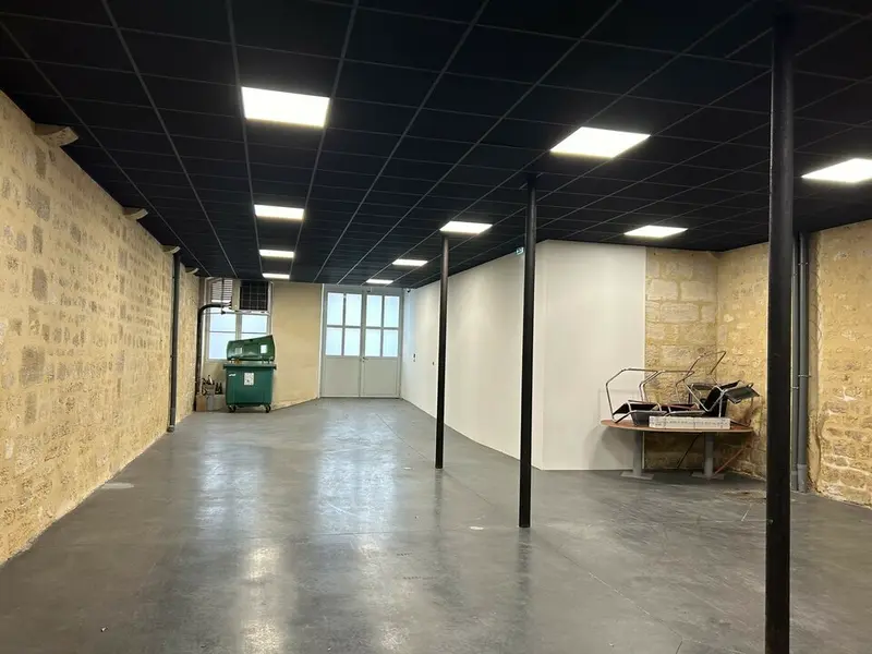 Entrepôt / Activité à louer - Bordeaux (33300) - 250 m² - 4 500 €/mois