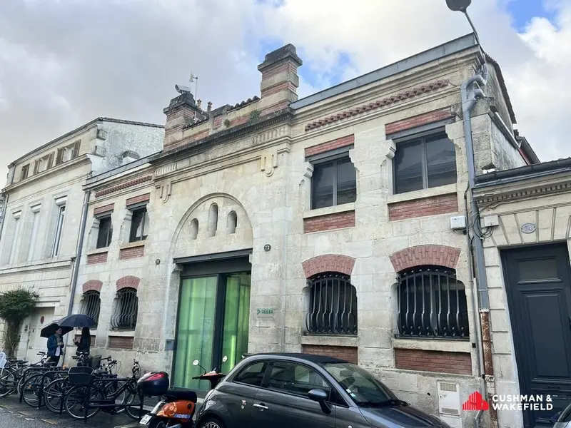Bureau à louer - Bordeaux (33300) - 677 m² - 12 693 €/mois
