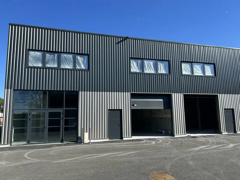 Entrepôt / Activité à louer - Ambarès-Et-Lagrave (33440) - 6474 m² - 56 647 €...