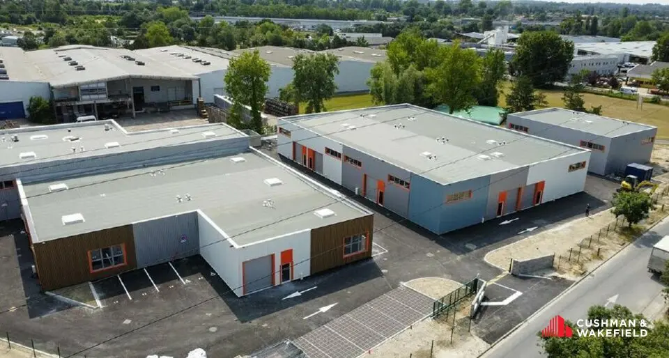 Entrepôt / Activité à vendre - Carbon-Blanc (33560) - 2927 m²