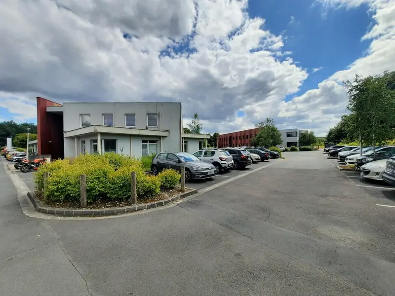 Bureau à louer - Petit-Couronne (76650) - 788 m² - 8 208 €/mois