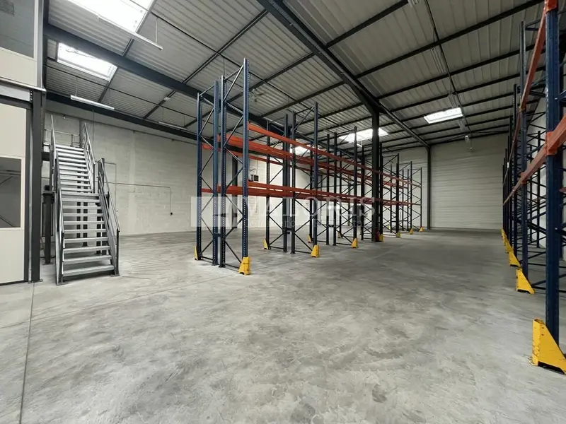 Entrepôt / Activité à louer - Oullins (69600) - 656 m² - 5 511 €/mois