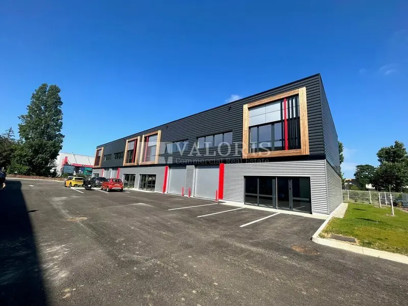 Entrepôt / Activité à louer - Saint-Quentin-Fallavier (38070) - 1608 m² - 15 ...