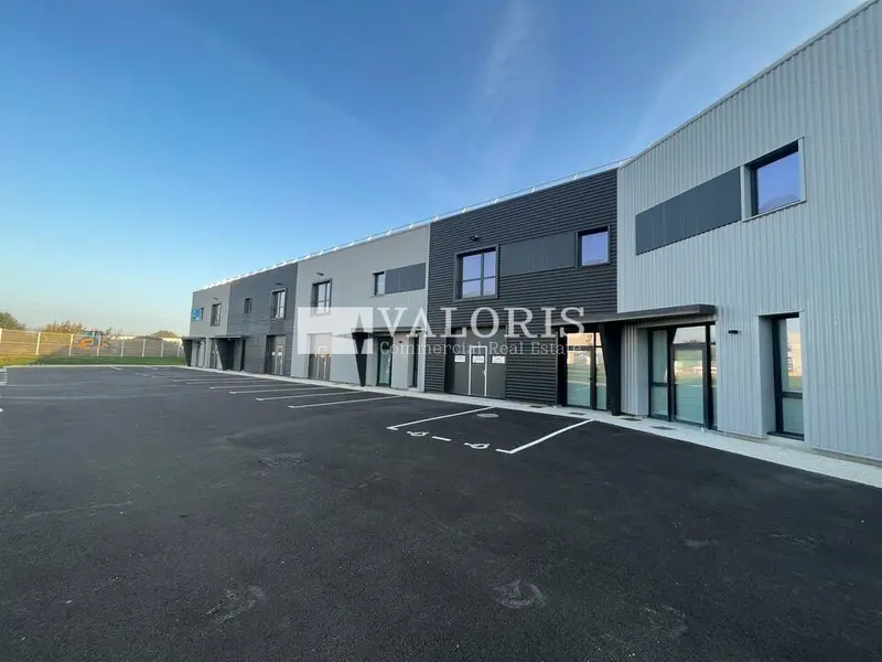 Entrepôt / Activité à louer - Saint-Quentin-Fallavier (38070) - 176 m² - 1 66...