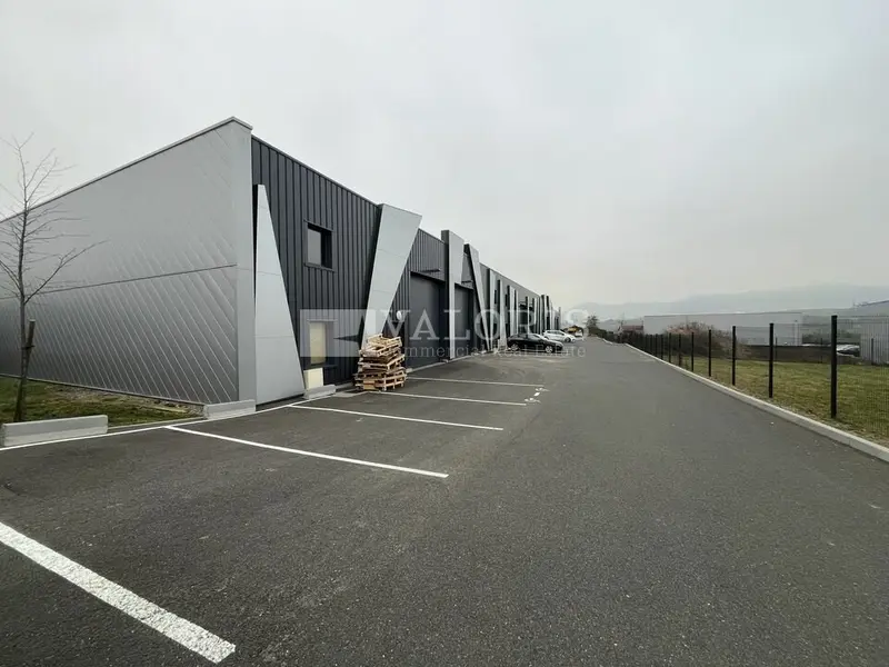 Entrepôt / Activité à louer - Sarcey (69490) - 190 m² - 1 500 €/mois