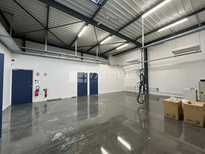 Entrepôt / Activité à louer - Pommiers (69480) - 295 m² - 2 940 €/mois