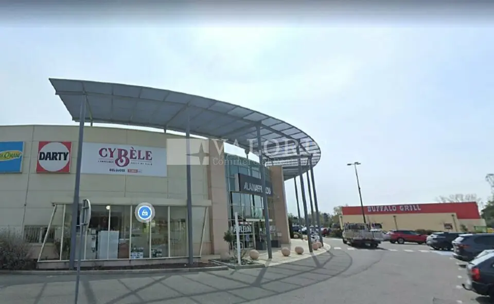 Local Commercial à louer - Avignon (84000) - 616 m² - 7 500 €/mois