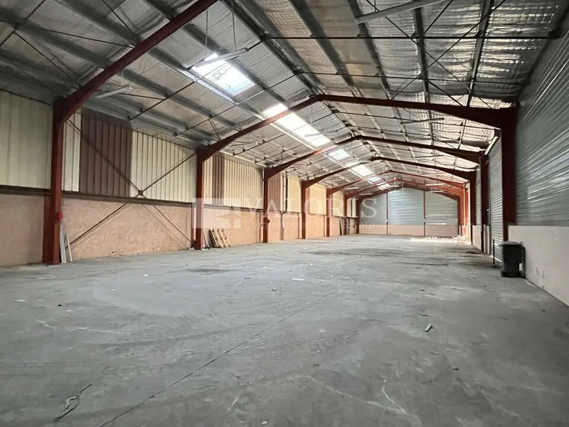Entrepôt / Activité à louer - Flassans-Sur-Issole (83340) - 2869 m² - 20 968 ...