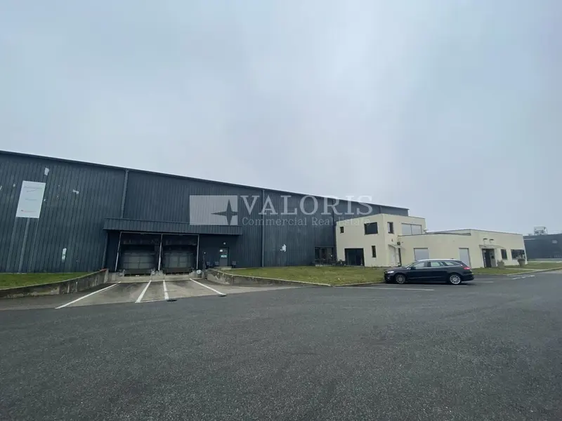A louer Entrepôt 3930m² Civrieux