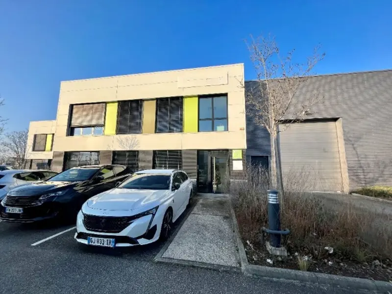 Entrepôt / Activité à louer - Vaulx-En-Velin (69120) - 615 m² - 5 125 €/mois
