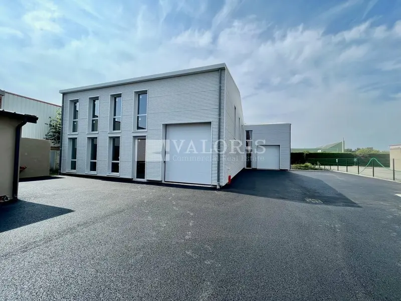 Entrepôt / Activité à louer - Chassieu (69680) - 360 m² - 2 916 €/mois