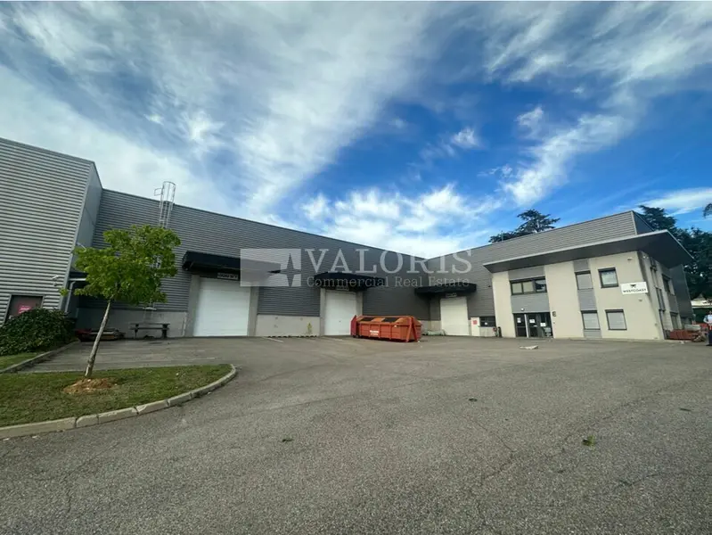 Entrepôt / Activité à louer - Saint-Priest (69800) - 6065 m² - 43 250 €/mois