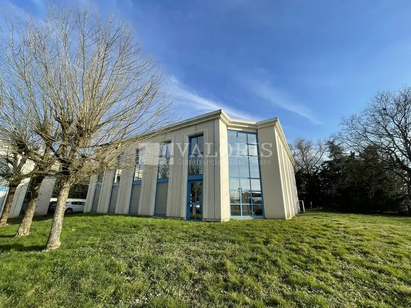 Bureau à louer - Francheville (69340) - 157 m² - 1 831 €/mois