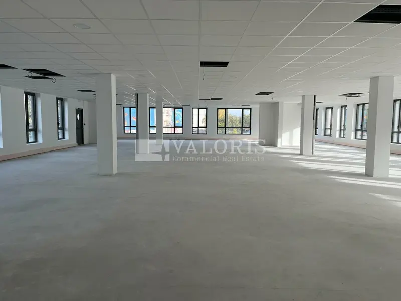 Bureau à vendre - Vénissieux (69200) - 700 m²