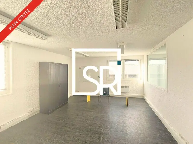 Bureau à louer - Clermont-Ferrand (63100) - 400 m² - 4 000 €/mois