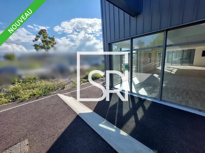 Bureau à louer - Les Martres-D'Artière (63430) - 250 m² - 3 000 €/mois