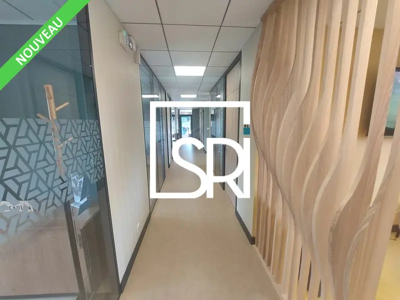 Bureau à louer - Thiers (63300) - 225 m² - 3 187 €/mois