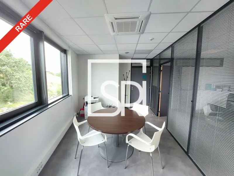 Bureau à louer - Cournon-D'Auvergne (63800) - 89 m² - 1 342 €/mois
