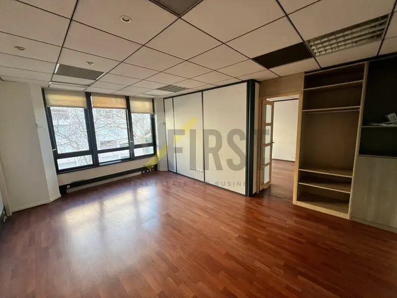 Bureau à louer - Cannes (06400) - 118 m² - 1 376 €/mois