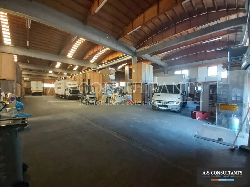 Entrepôt / Activité à vendre - Saint-Priest (69800) - 1250 m²