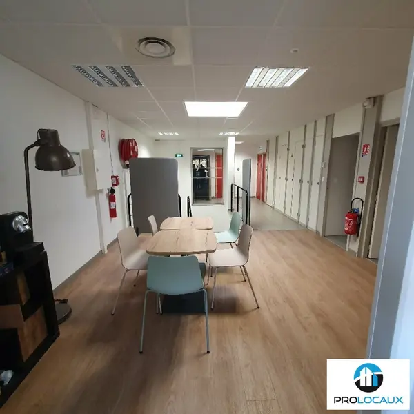 Bureau à louer - Meylan (38240) - 187 m² - 2 034 €/mois