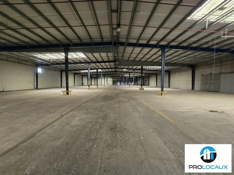 Entrepôt / Activité à louer - Amiens (80000) - 2400 m² - 8 000 €/mois