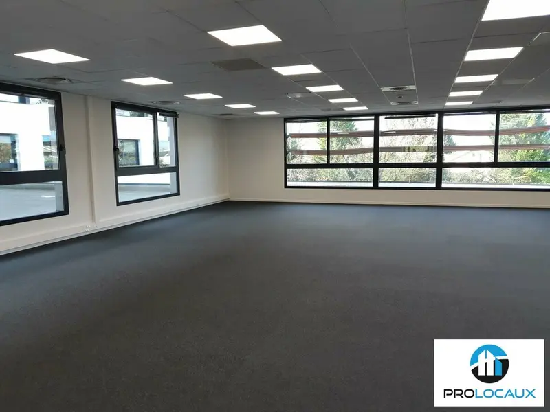 Bureau à louer - Montbonnot-Saint-Martin (38330) - 2958 m² - 33 277 €/mois