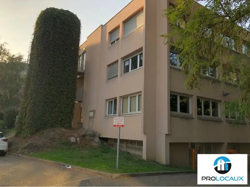 Bureau à louer - Saint-Martin-D'Hères (38400) - 115 m² - 958 €/mois