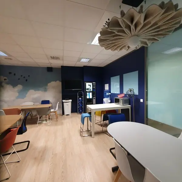 Bureau à louer - Grenoble (38000) - 1064 m² - 13 743 €/mois