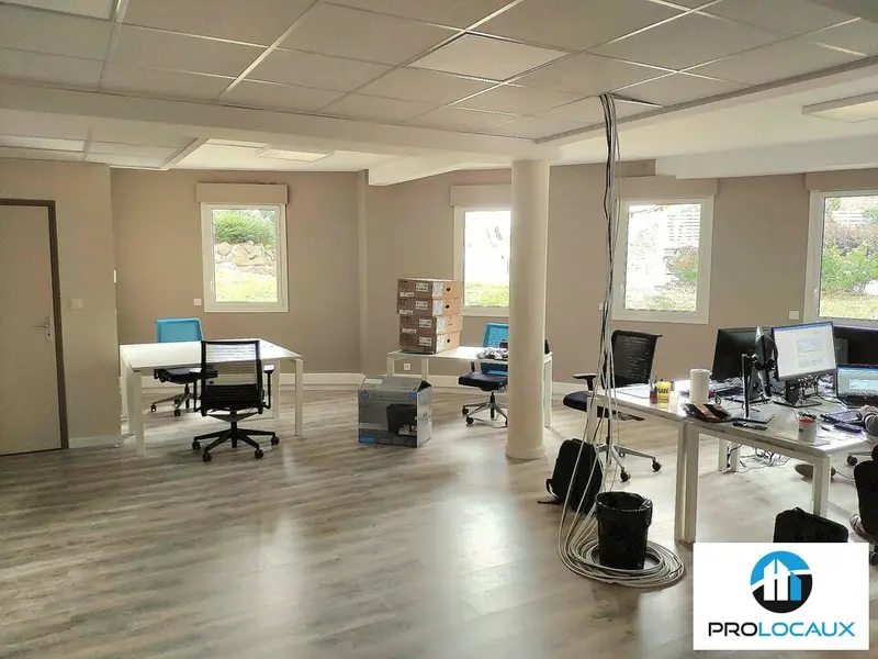 Bureau à louer - Amiens (80000) - 216 m² - 1 700 €/mois
