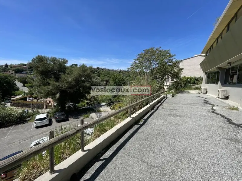 Bureau à louer - Villeneuve-Loubet (06270) - 235 m² - 4 484 €/mois
