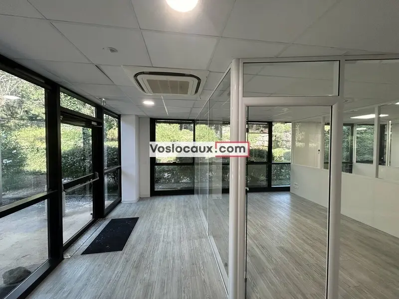 Bureau à louer - Valbonne (06560) - 291 m² - 4 001 €/mois