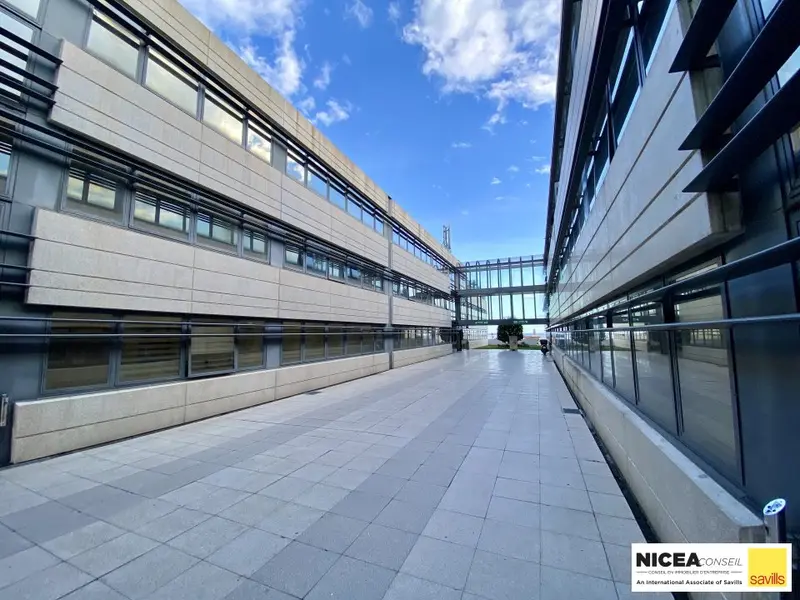 Bureau à louer - Villeneuve-Loubet (06270) - 639 m² - 10 916 €/mois