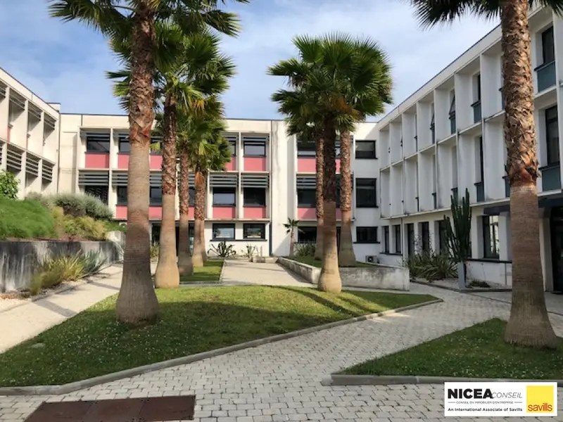 Bureau à louer - Cagnes-Sur-Mer (06800) - 3895 m² - 45 441 €/mois