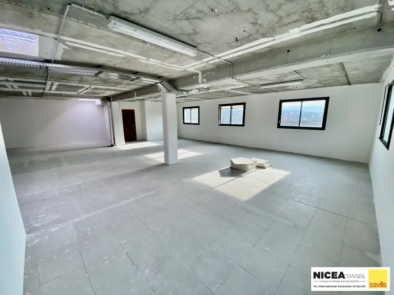 Bureau à louer - Grasse (06130) - 114 m²
