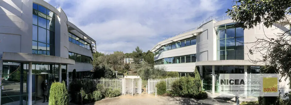 Deux bâtiments de bureaux à louer