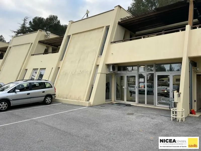 Entrepôt / Activité à louer - Valbonne (06560) - 319 m² - 3 190 €/mois