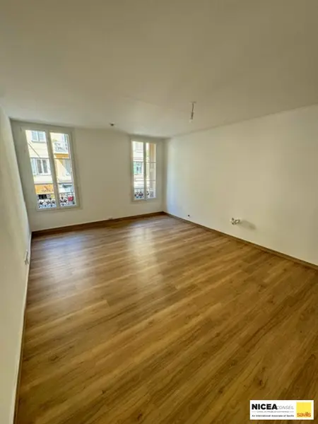 Bureau à louer - Nice (06000) - 86 m² - 1 900 €/mois