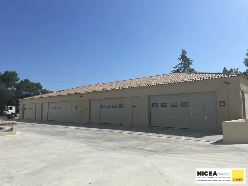 Entrepôt / Activité à louer - Valbonne (06560) - 9025 m² - 97 768 €/mois