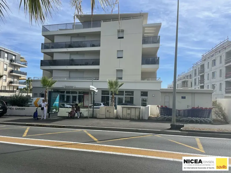 Local Commercial à louer - Antibes (06600) - 168 m² - 4 200 €/mois