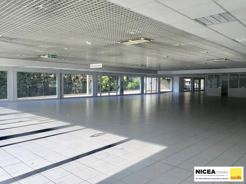 Entrepôt / Activité à louer - Mougins (06250) - 3106 m² - 46 166 €/mois