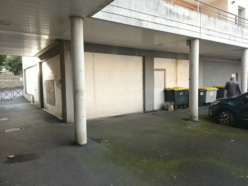 Local Commercial à louer - Colleville (76400) - 242 m² - 3 025 €/mois