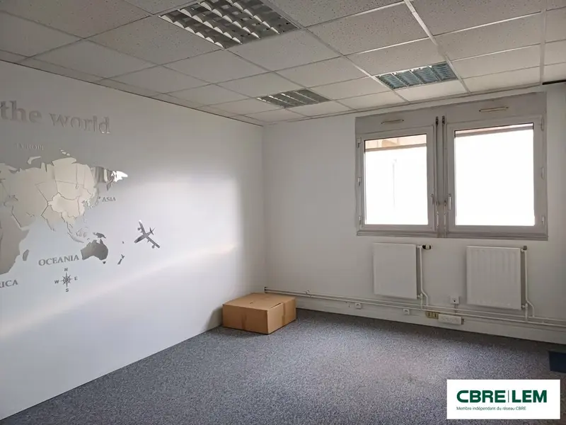 Bureau à louer - Caen (14000) - 222 m² - 1 400 €/mois