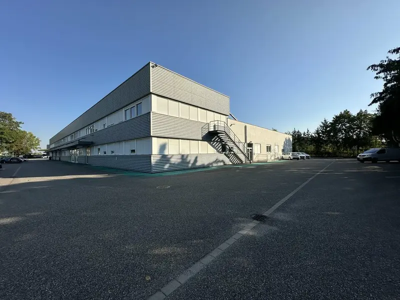 Entrepôt / Activité à louer - Mundolsheim (67450) - 695 m² - 5 617 €/mois
