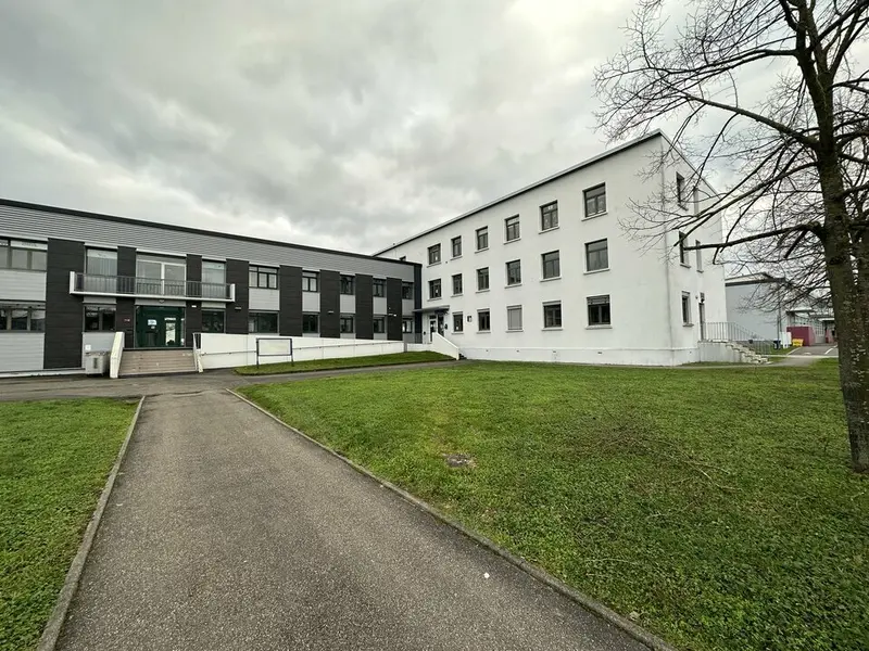 Bureau à louer - Entzheim (67960) - 347 m² - 3 325 €/mois