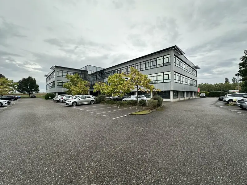 Bureau à louer - Entzheim (67960) - 203 m² - 2 199 €/mois